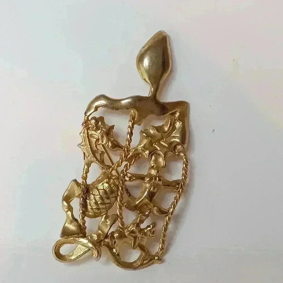 Signed Raffine Brooch Vintage Christmas Candle Rare Gold Tone 2.75 x 1.5 Inches - Picture 1 of 5